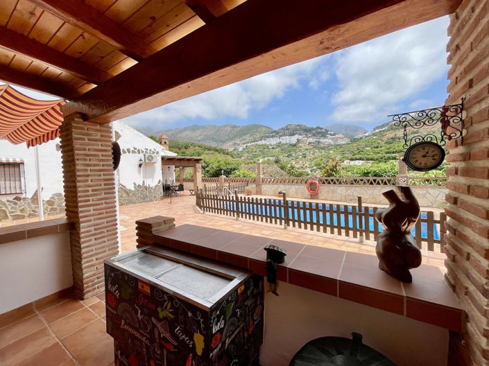 Image No.27-3 Bed Property for sale