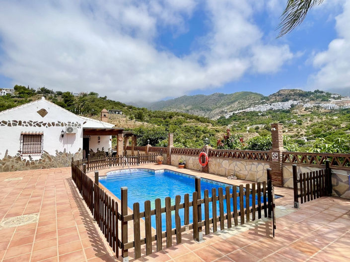 Image No.31-3 Bed Property for sale
