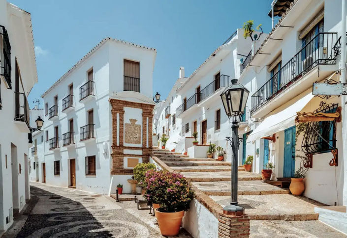 Image No.40-3 Bed Property for sale