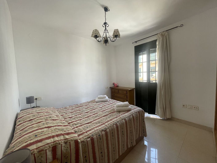 Image No.10-2 Bed Property for sale