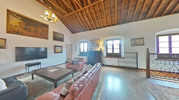 Image No.11-3 Bed Property for sale
