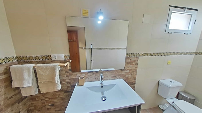 Image No.13-3 Bed Property for sale