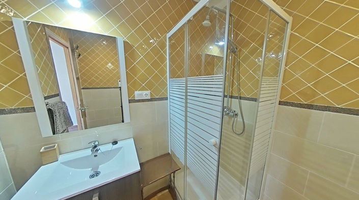 Image No.17-3 Bed Property for sale