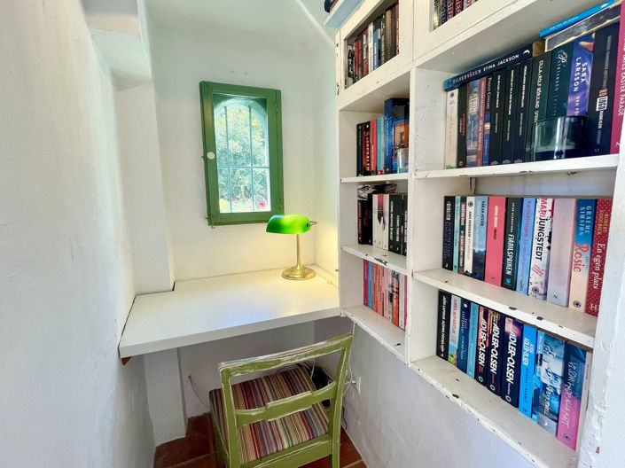 Image No.11-2 Bed Property for sale