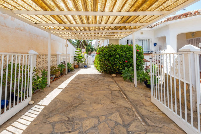 Image No.19-2 Bed Property for sale