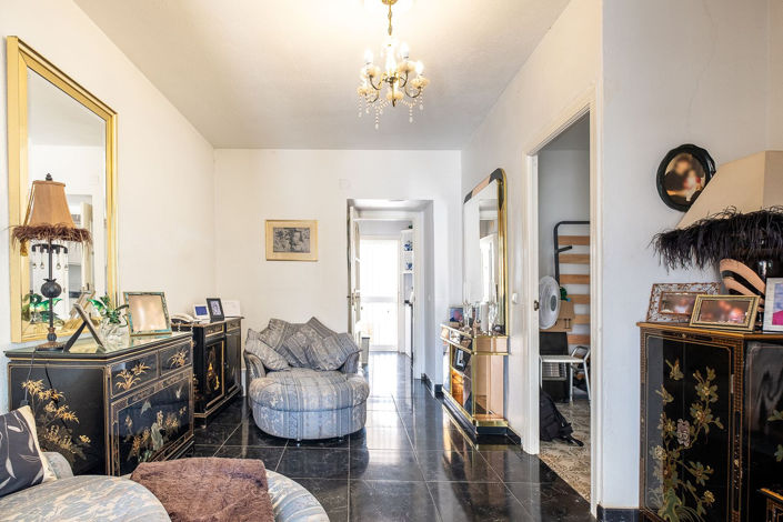 Image No.2-2 Bed Property for sale