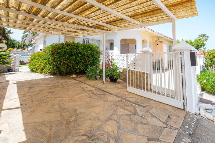 Image No.20-2 Bed Property for sale