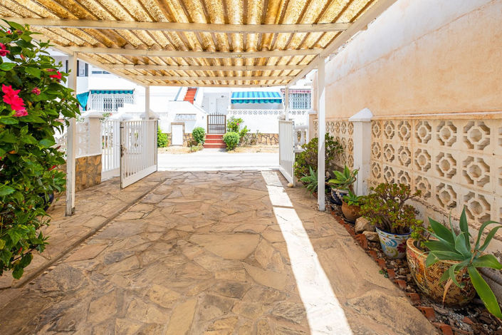 Image No.21-2 Bed Property for sale