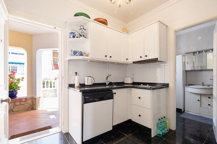 Image No.5-2 Bed Property for sale