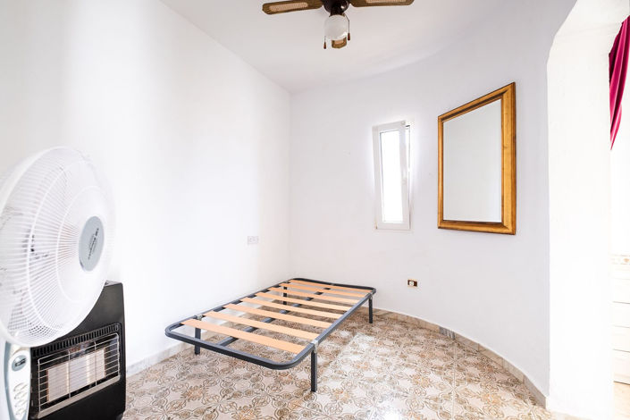 Image No.9-2 Bed Property for sale
