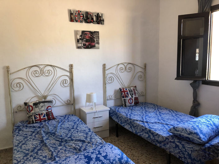 Image No.10-2 Bed Property for sale