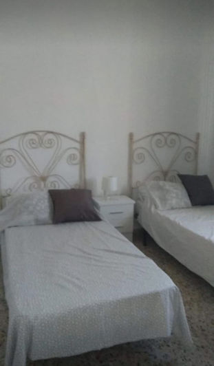 Image No.18-2 Bed Property for sale