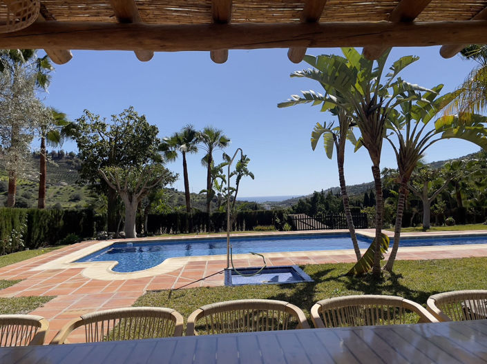 Image No.18-9 Bed Property for sale