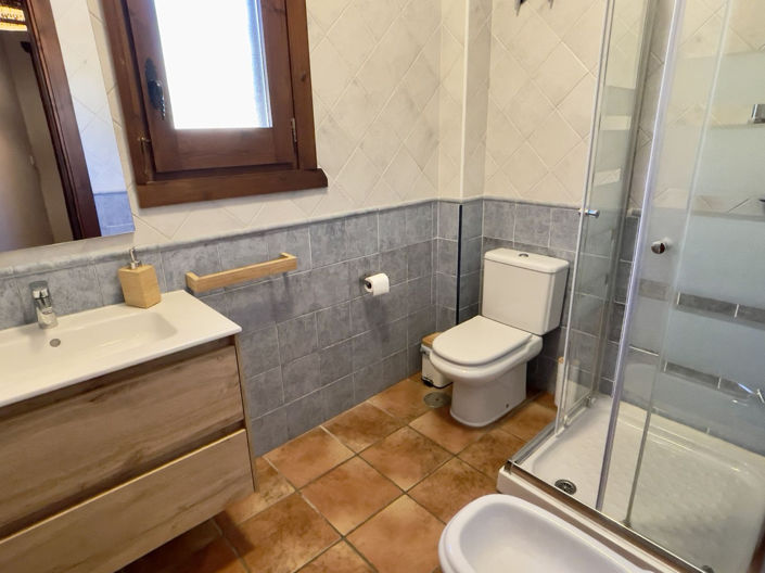 Image No.39-9 Bed Property for sale