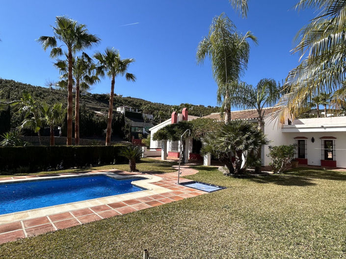 Image No.45-9 Bed Property for sale