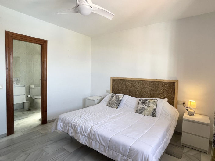 Image No.12-2 Bed Property for sale