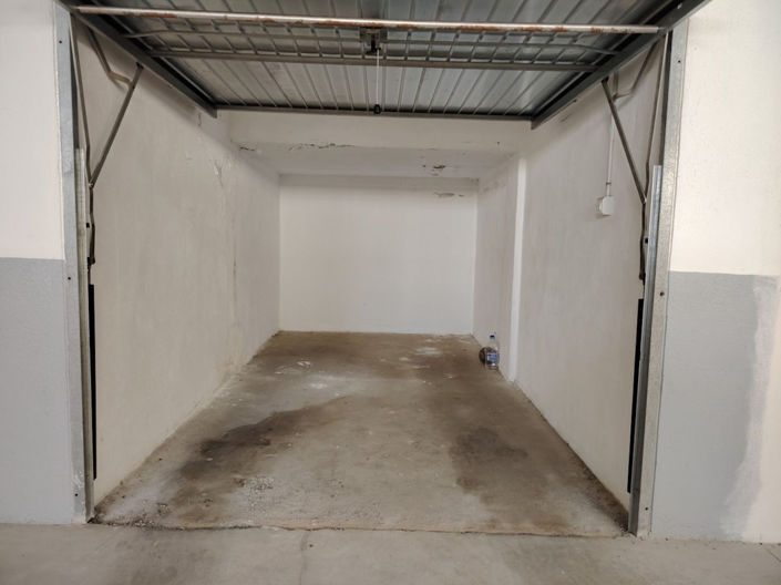 Image No.28-2 Bed Property for sale