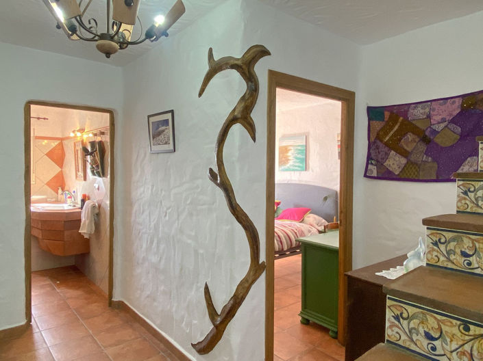 Image No.11-2 Bed Property for sale