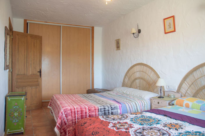 Image No.13-2 Bed Property for sale