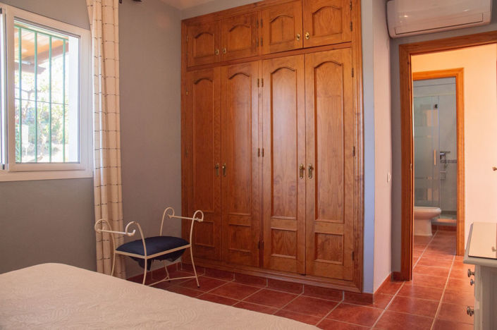 Image No.14-4 Bed Property for sale