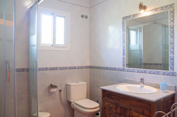 Image No.17-4 Bed Property for sale