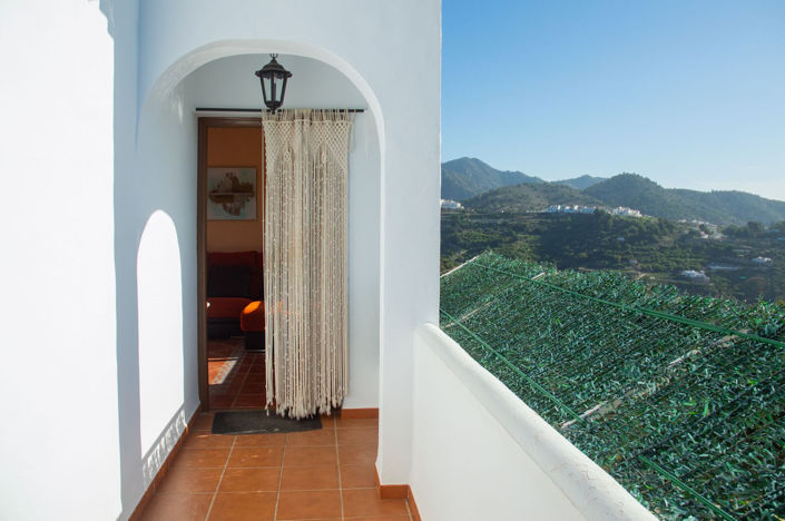 Image No.19-4 Bed Property for sale