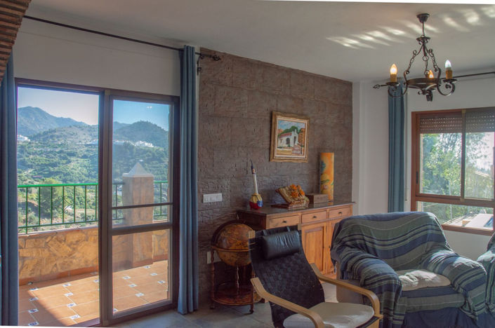 Image No.32-4 Bed Property for sale