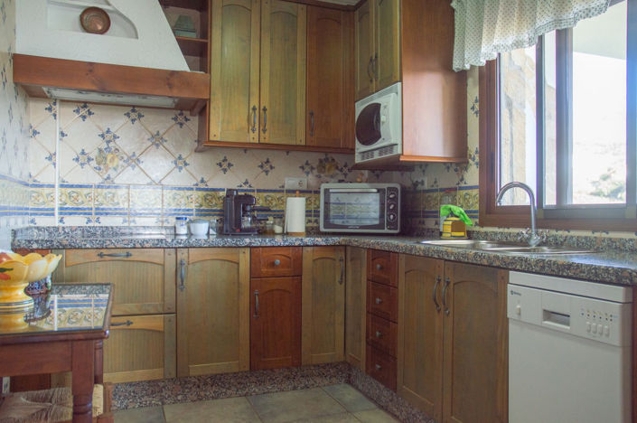 Image No.40-4 Bed Property for sale