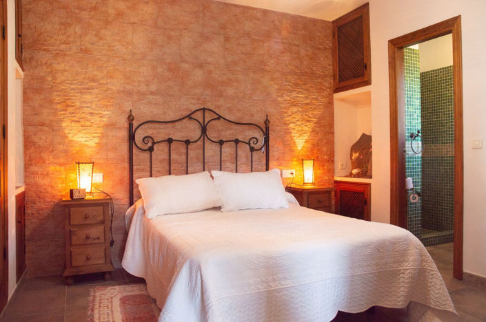 Image No.41-4 Bed Property for sale