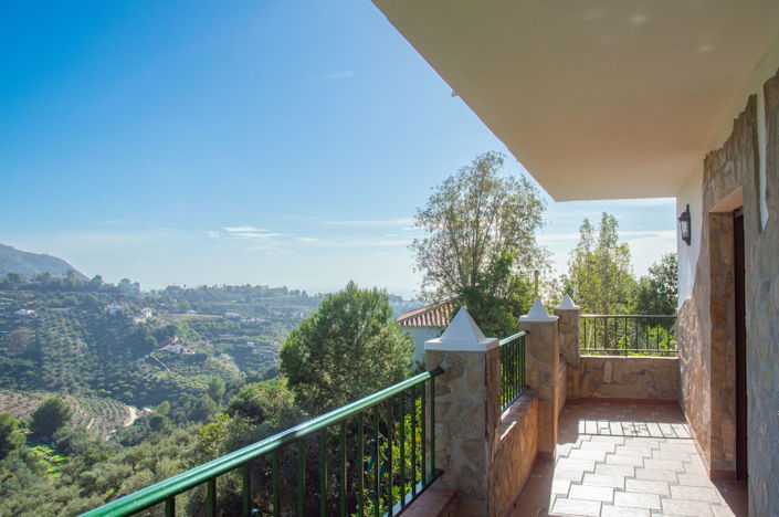 Image No.49-4 Bed Property for sale