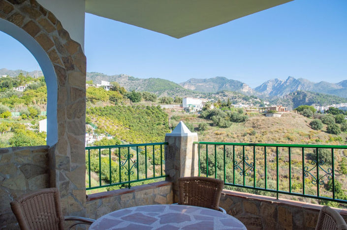 Image No.50-4 Bed Property for sale