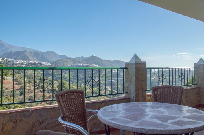 Image No.51-4 Bed Property for sale