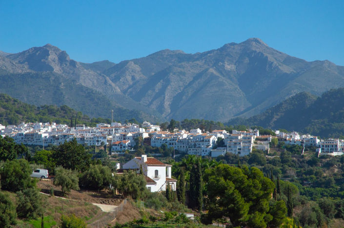 Image No.53-4 Bed Property for sale