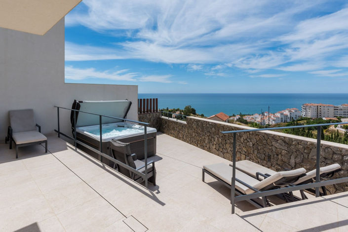 Image No.17-3 Bed Property for sale