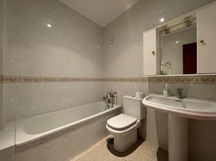 Image No.11-4 Bed Property for sale