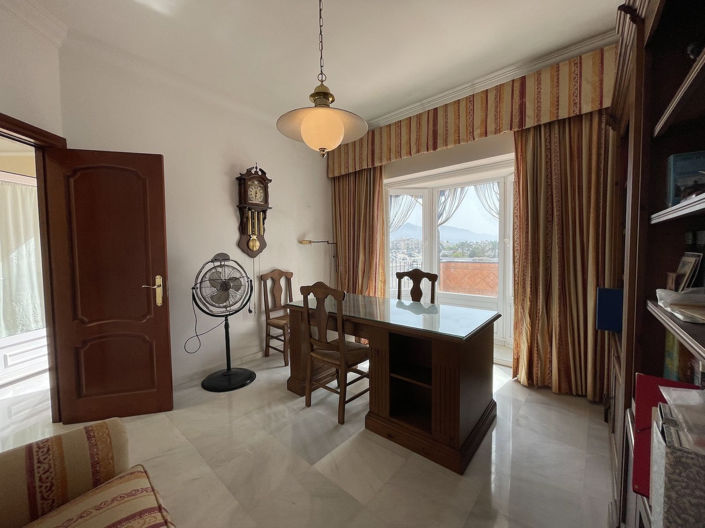 Image No.16-4 Bed Property for sale