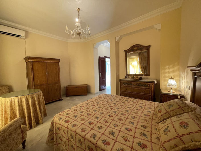 Image No.19-4 Bed Property for sale