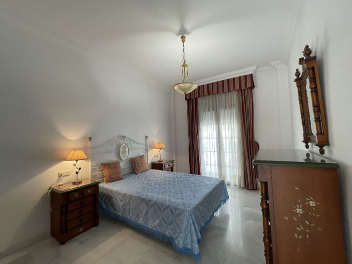 Image No.27-4 Bed Property for sale