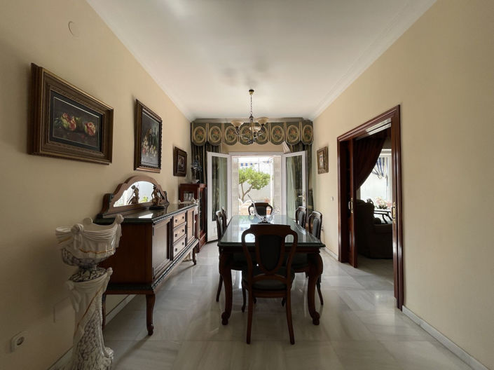 Image No.8-4 Bed Property for sale