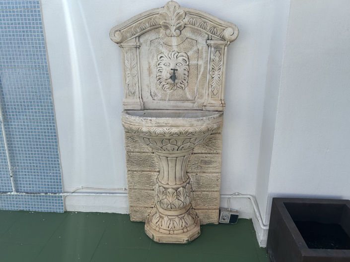 Image No.10-3 Bed Property for sale