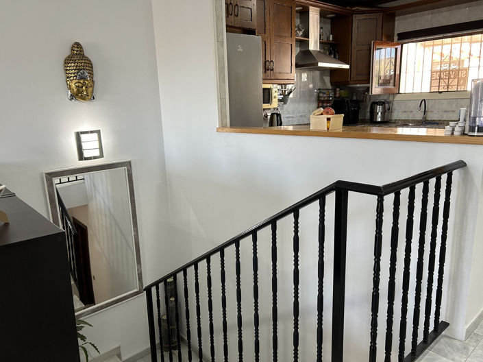 Image No.19-3 Bed Property for sale