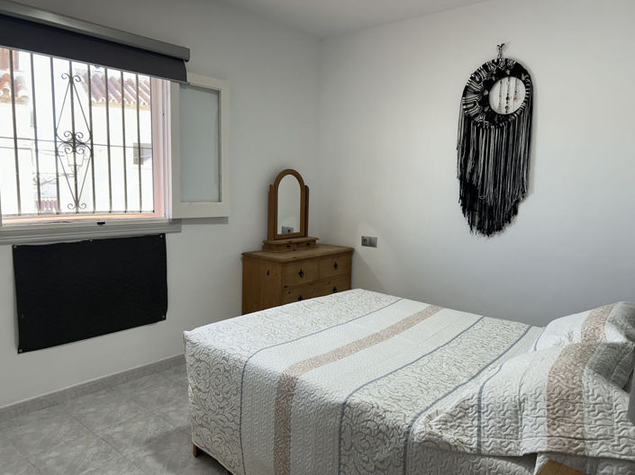 Image No.20-3 Bed Property for sale