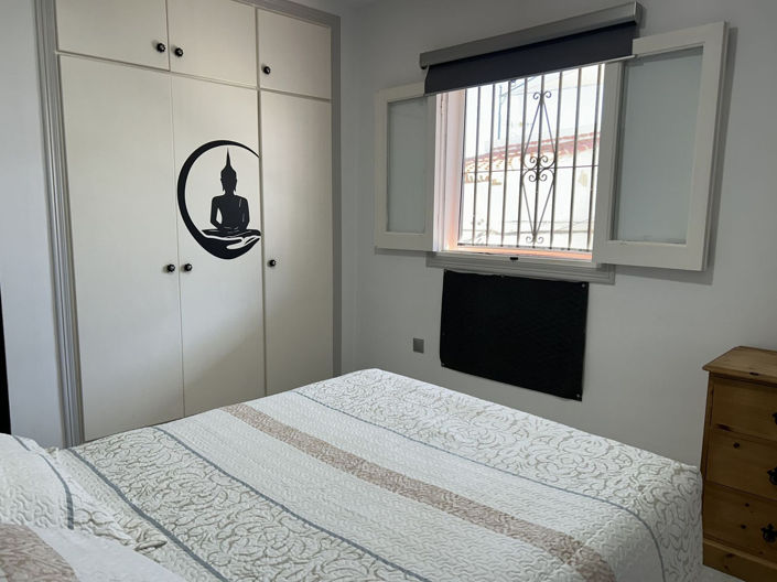 Image No.21-3 Bed Property for sale