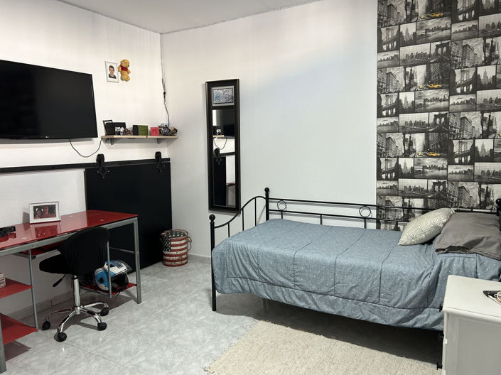 Image No.27-3 Bed Property for sale