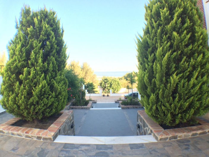 Image No.12-5 Bed Property for sale