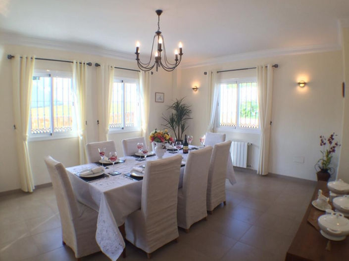 Image No.23-5 Bed Property for sale