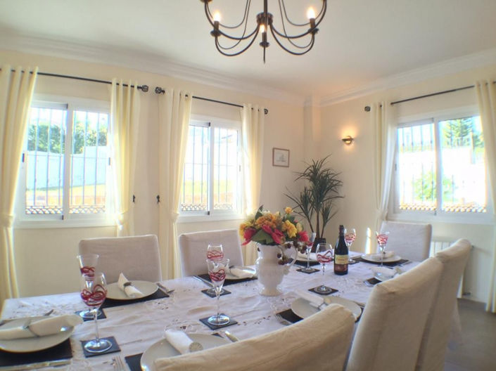 Image No.24-5 Bed Property for sale