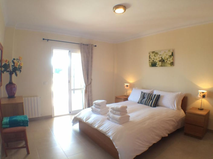 Image No.25-5 Bed Property for sale