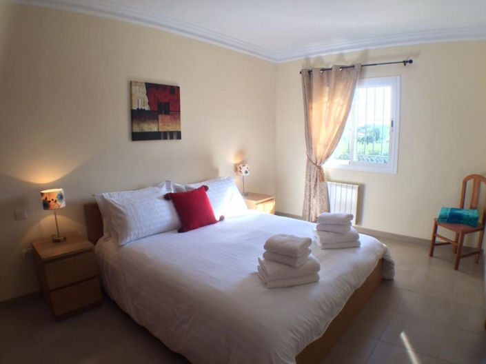 Image No.27-5 Bed Property for sale