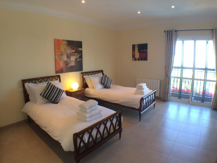 Image No.30-5 Bed Property for sale